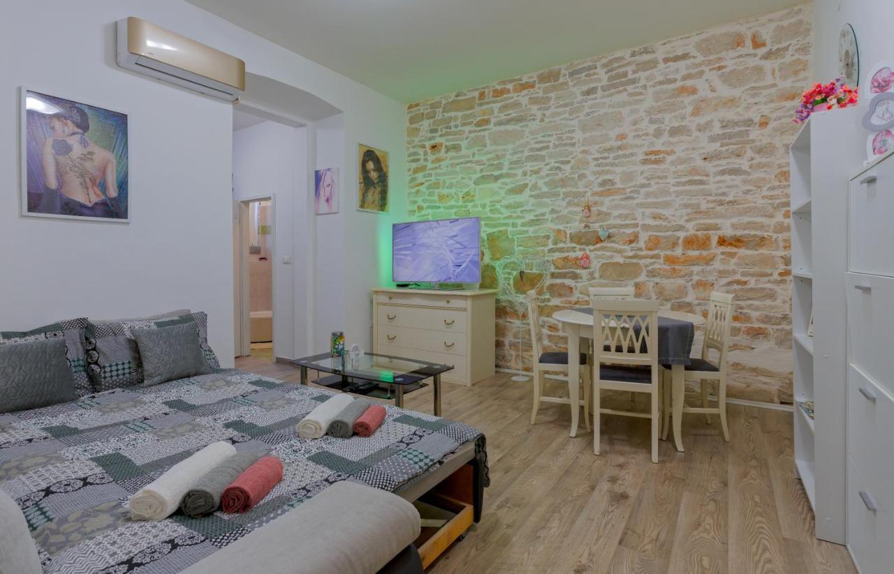 Rich Apartment Pula Exterior photo