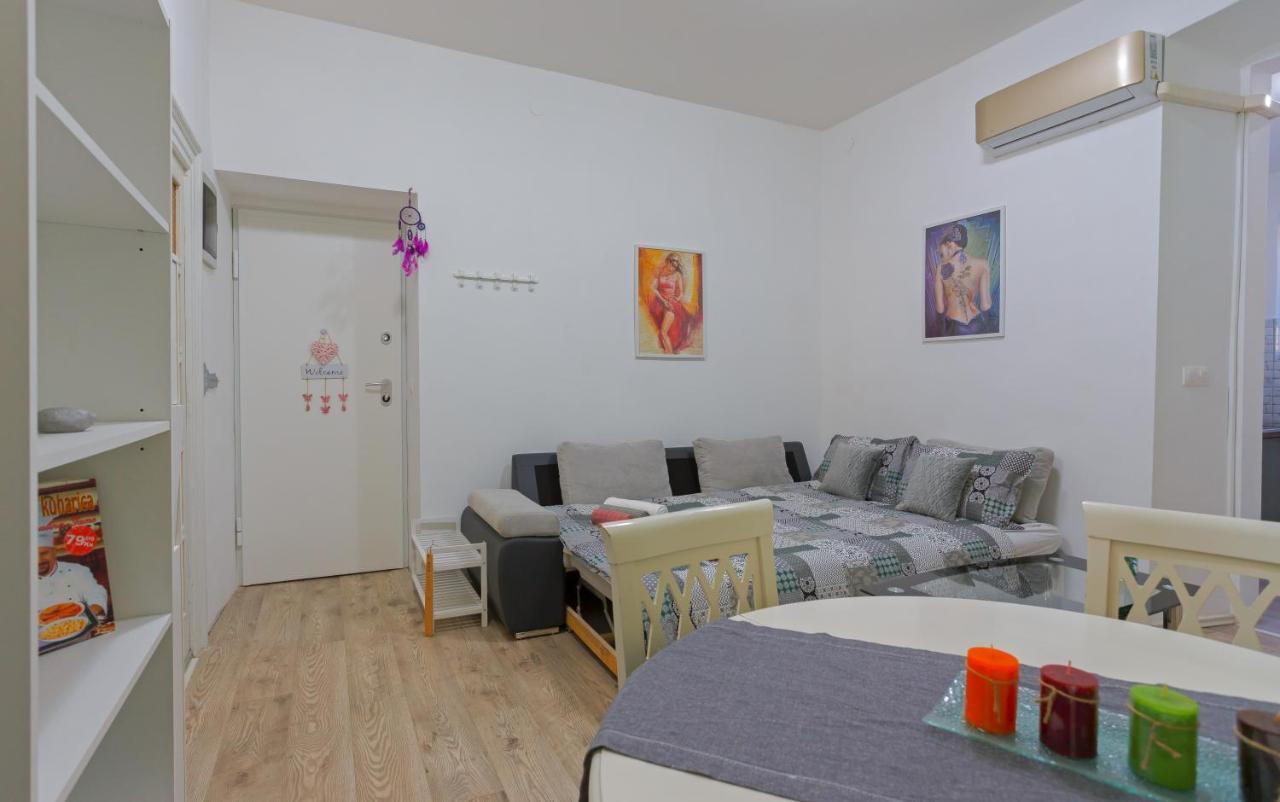 Rich Apartment Pula Exterior photo