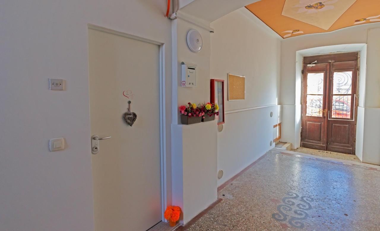 Rich Apartment Pula Exterior photo